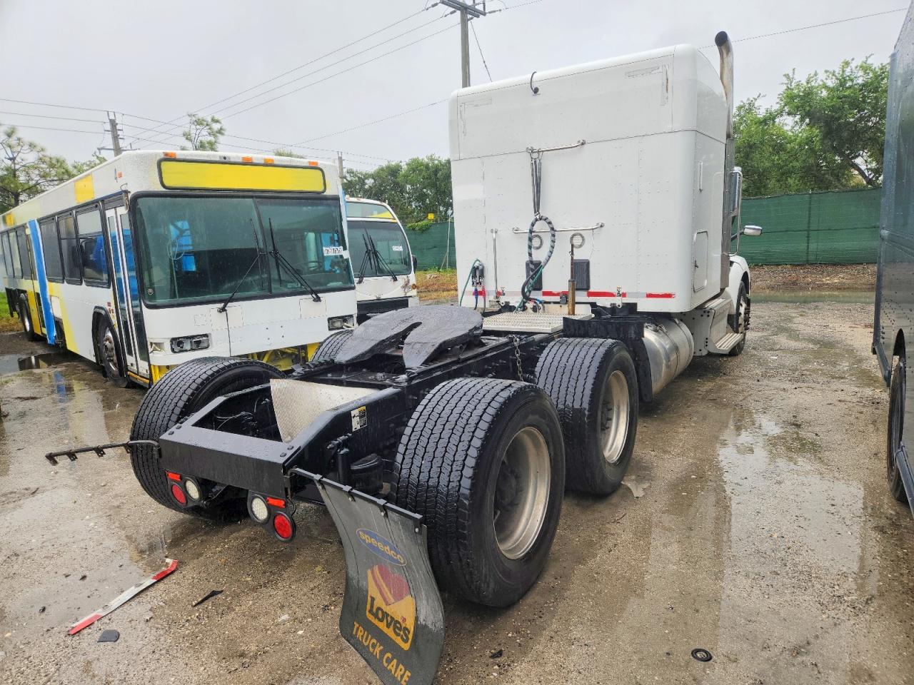 2017 PETERBILT 579