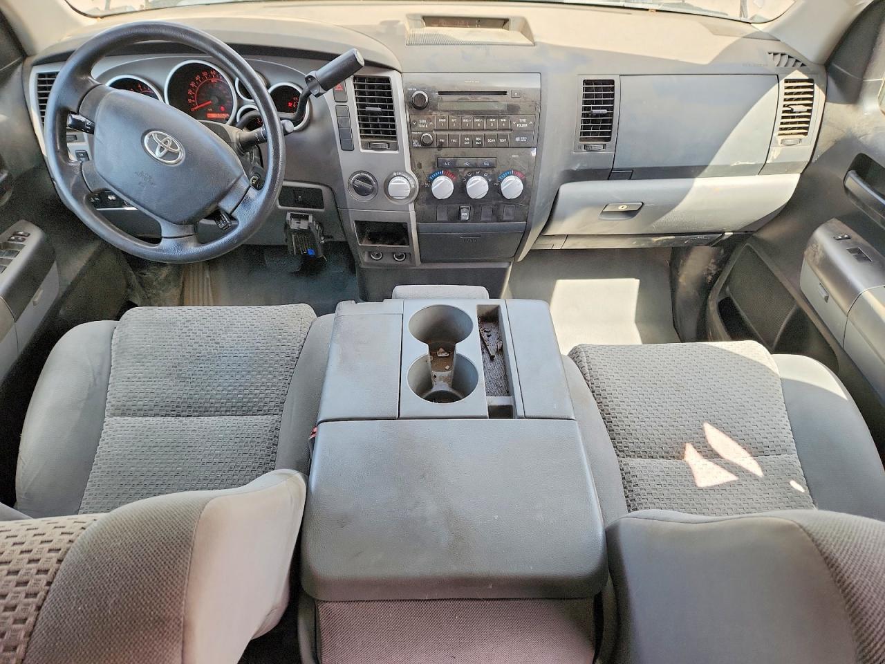 TOYOTA TUNDRA 2011 — 9