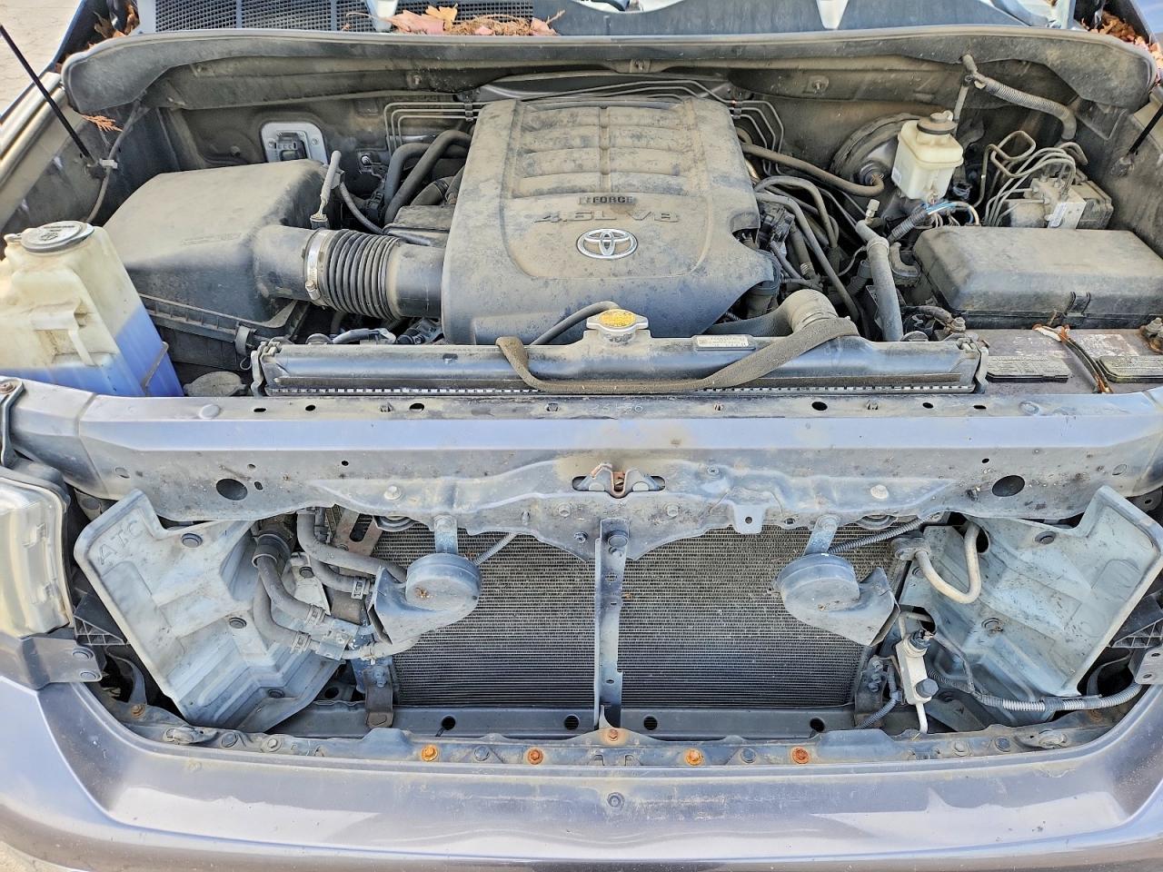 TOYOTA TUNDRA 2011 — 12