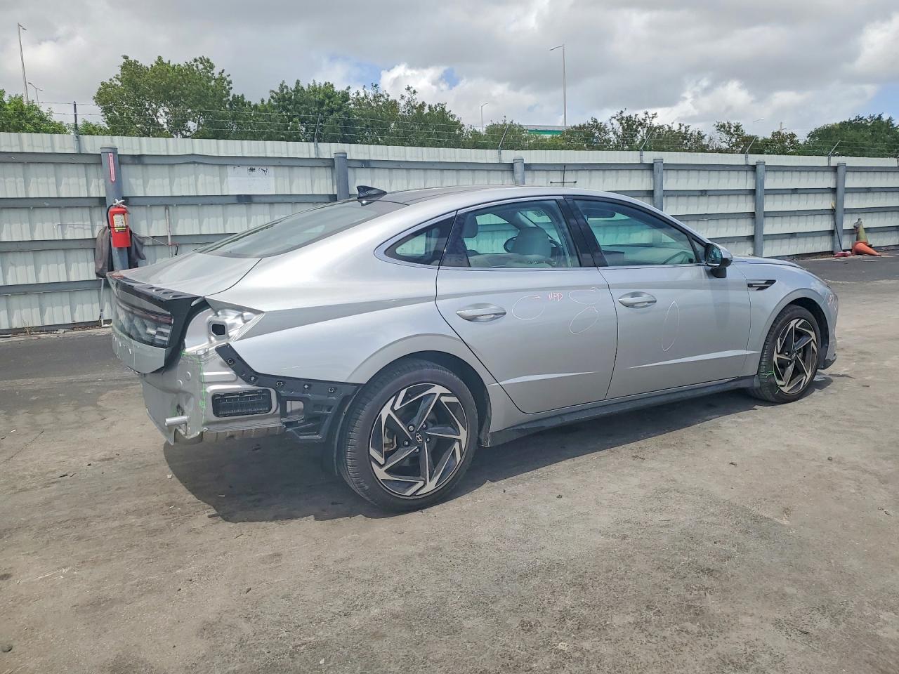 HYUNDAI SONATA 2024 — 4