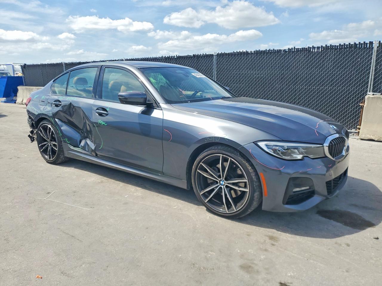 BMW 330I 2020 — 5
