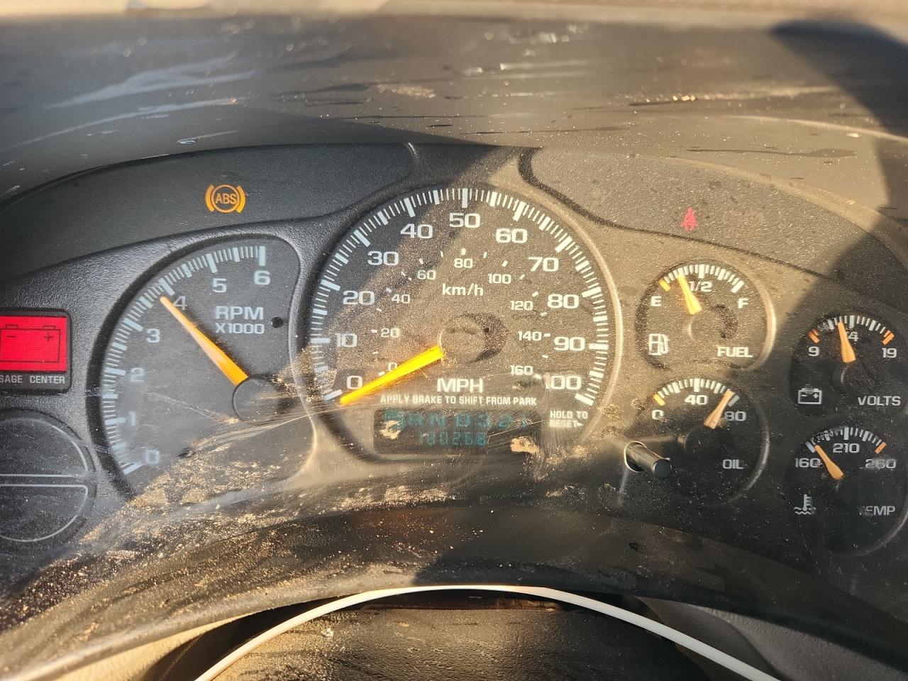 CHEVROLET SUBURBAN 2001 — 10