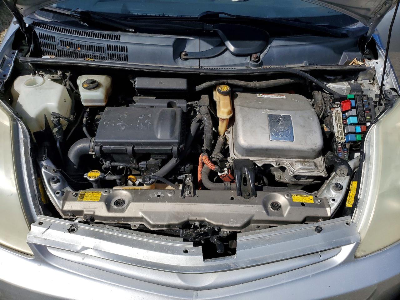 TOYOTA PRIUS 2005 — 12
