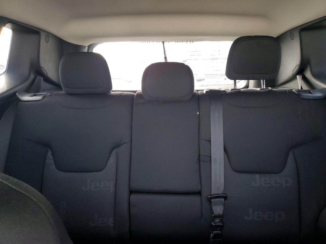 JEEP RENEGADE 2015 — 11