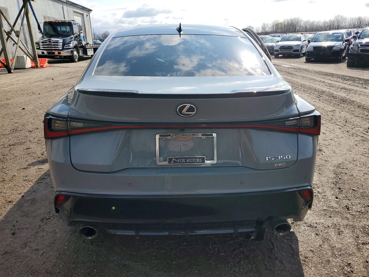 LEXUS IS 350 2023 — 7