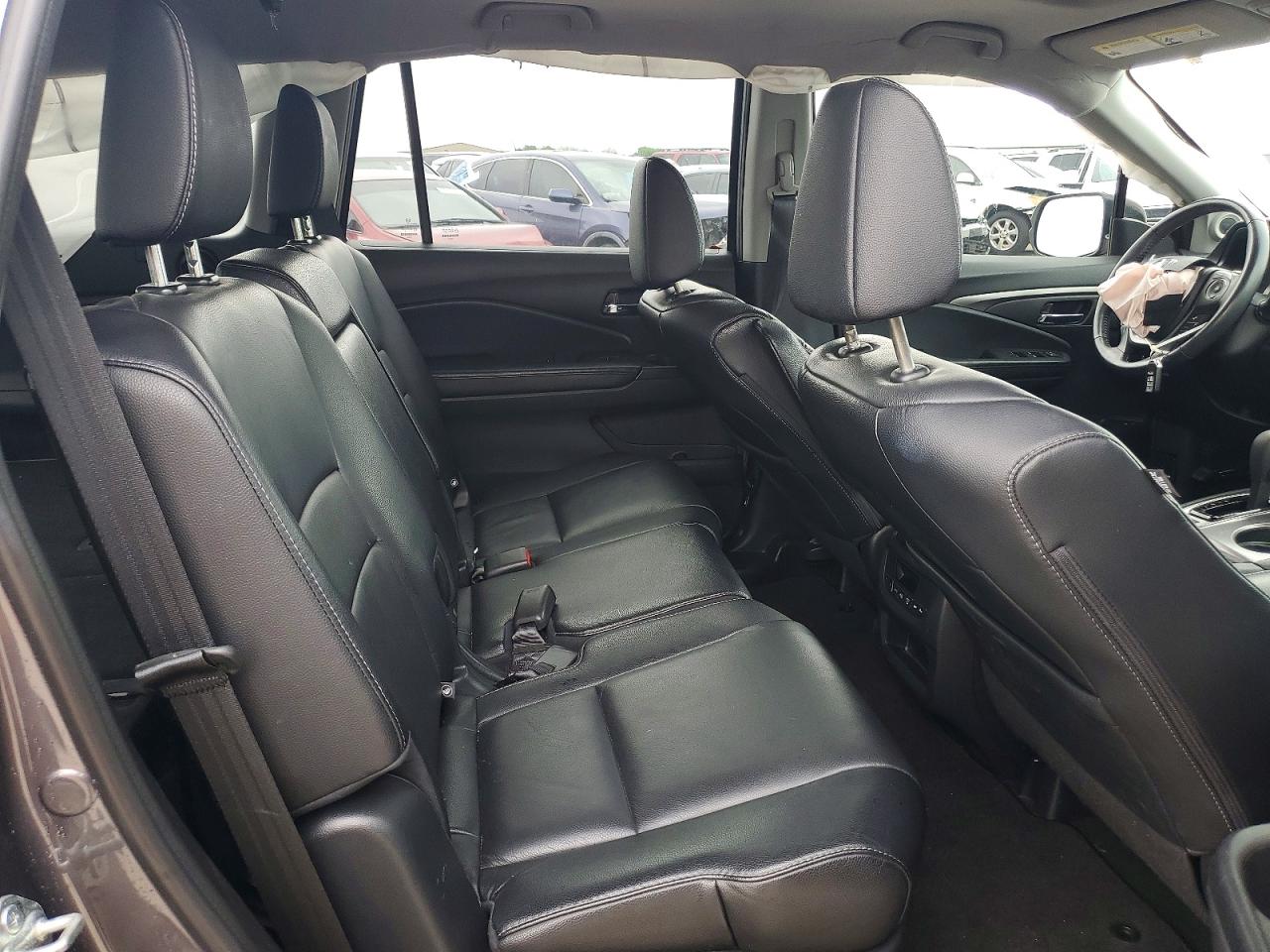 HONDA PILOT 2017 — 12