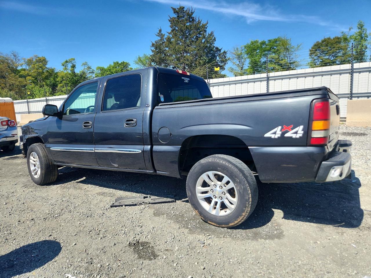 GMC NEW SIERRA 2004 — 3