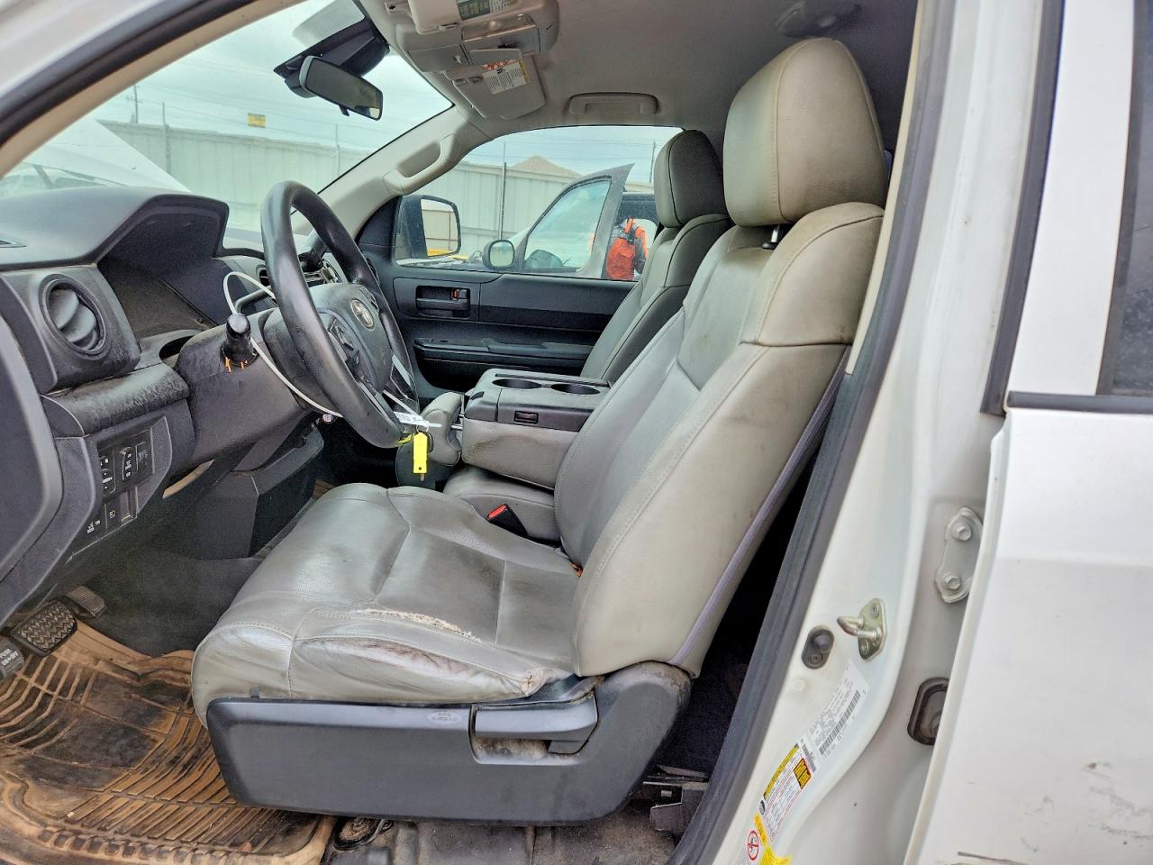 TOYOTA TUNDRA 2019 — 8