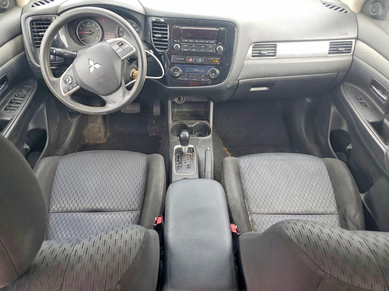 MITSUBISHI OUTLANDER 2014 — 9