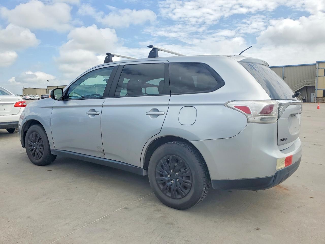 MITSUBISHI OUTLANDER 2014 — 3