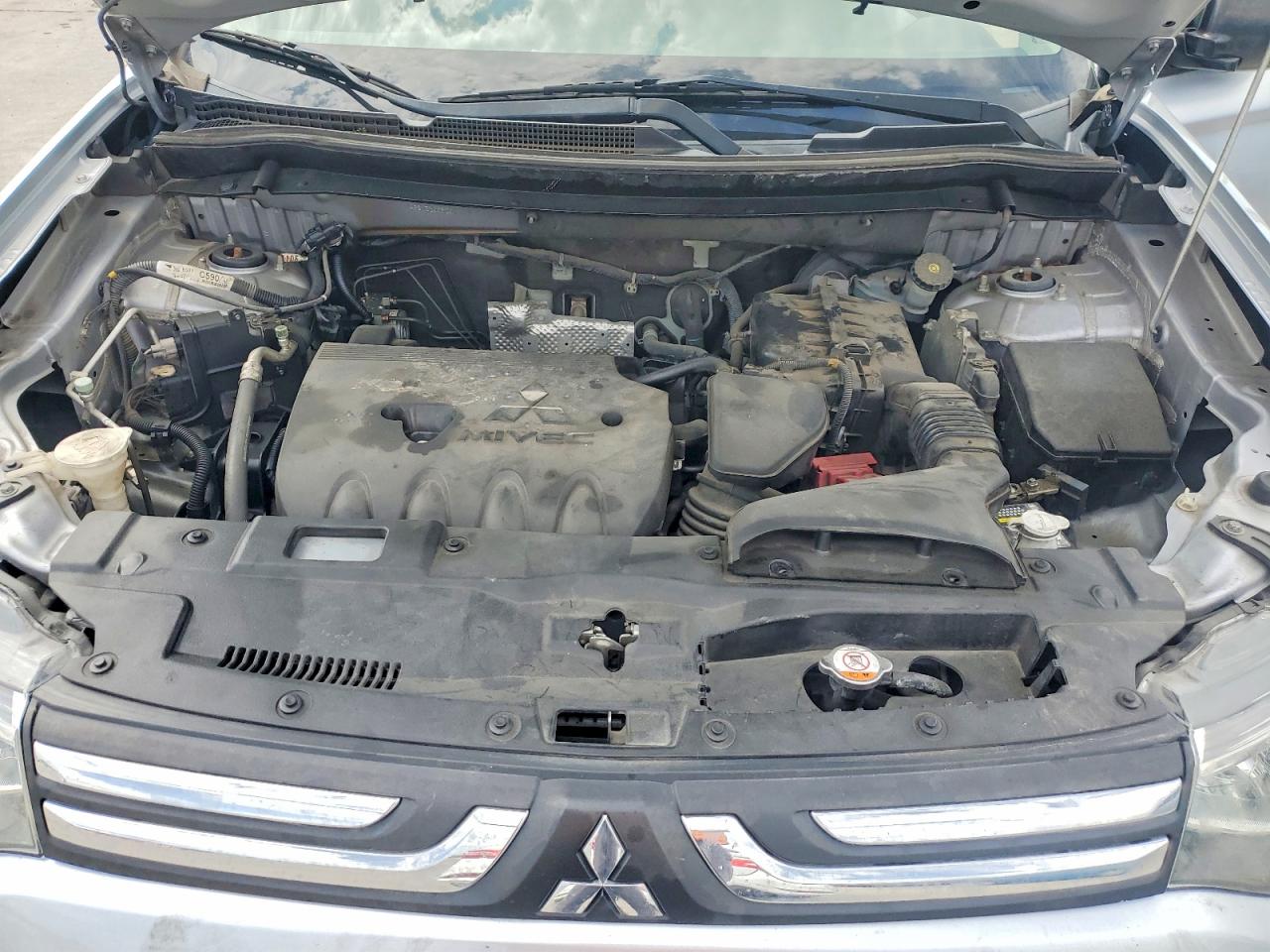 MITSUBISHI OUTLANDER 2014 — 13
