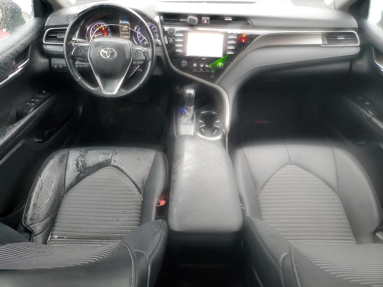 TOYOTA CAMRY SE 2020 — 9