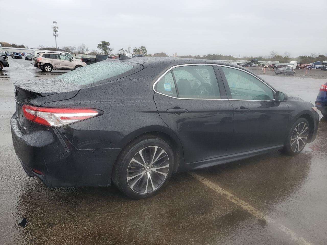 TOYOTA CAMRY SE 2020 — 4