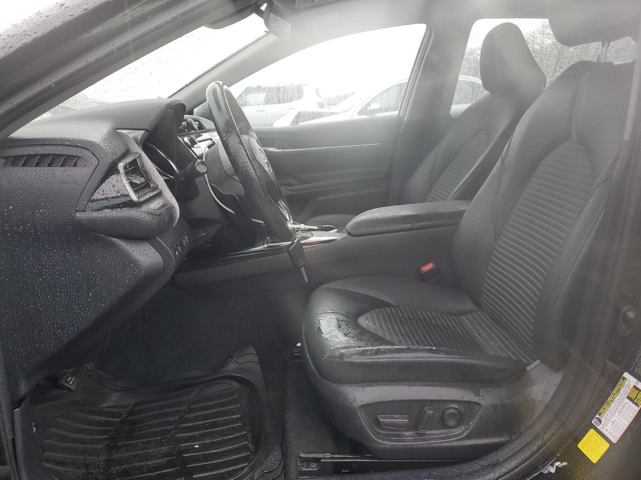 TOYOTA CAMRY SE 2020 — 8