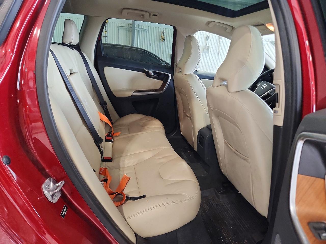VOLVO XC60 2016 — 12