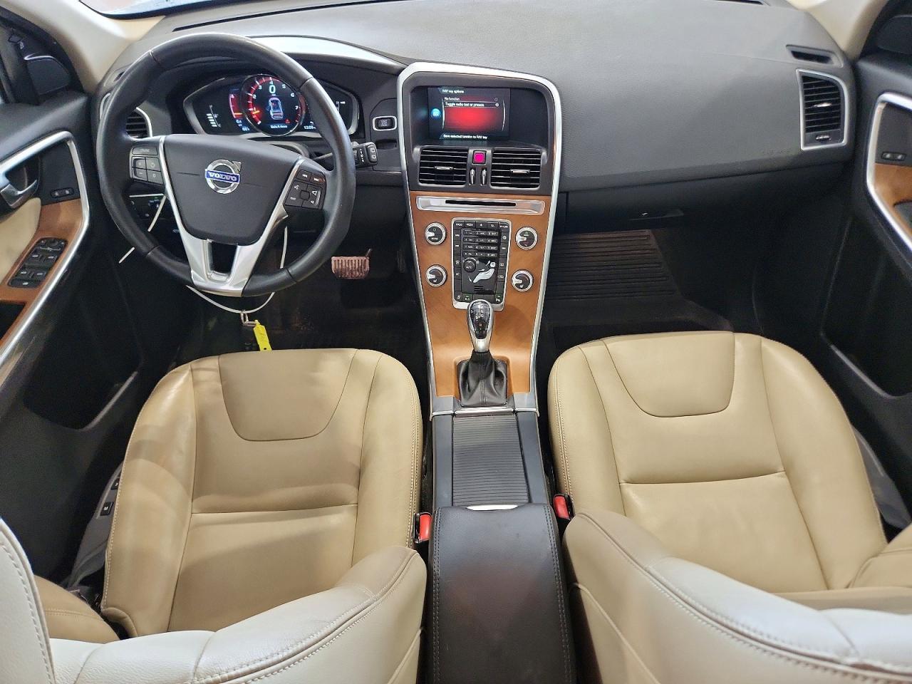 VOLVO XC60 2016 — 9