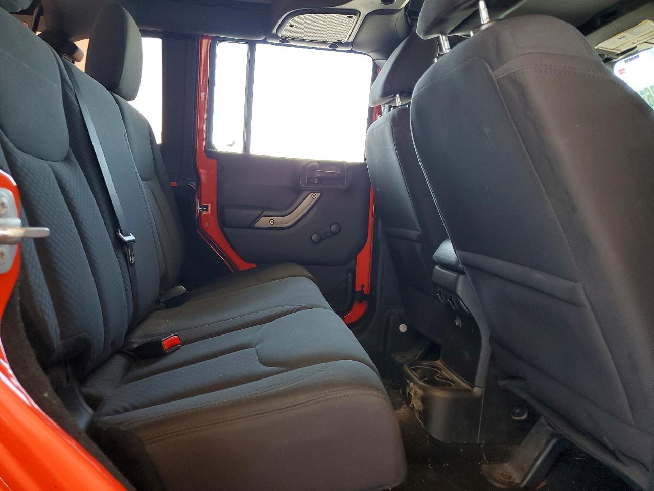 JEEP WRANGLER UNLIMITED 2015 — 11