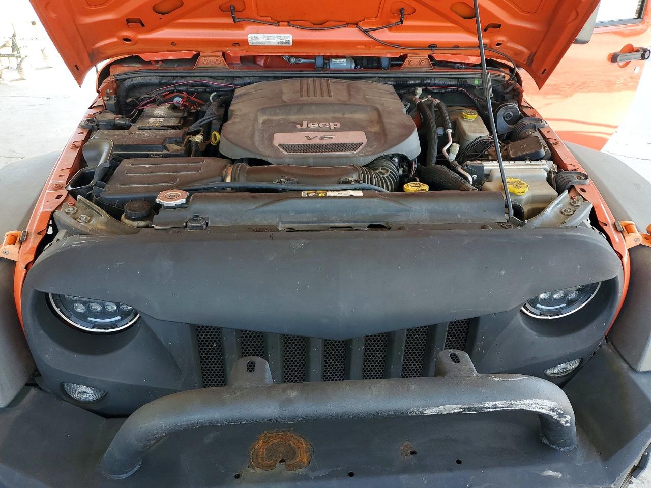 JEEP WRANGLER UNLIMITED 2015 — 12