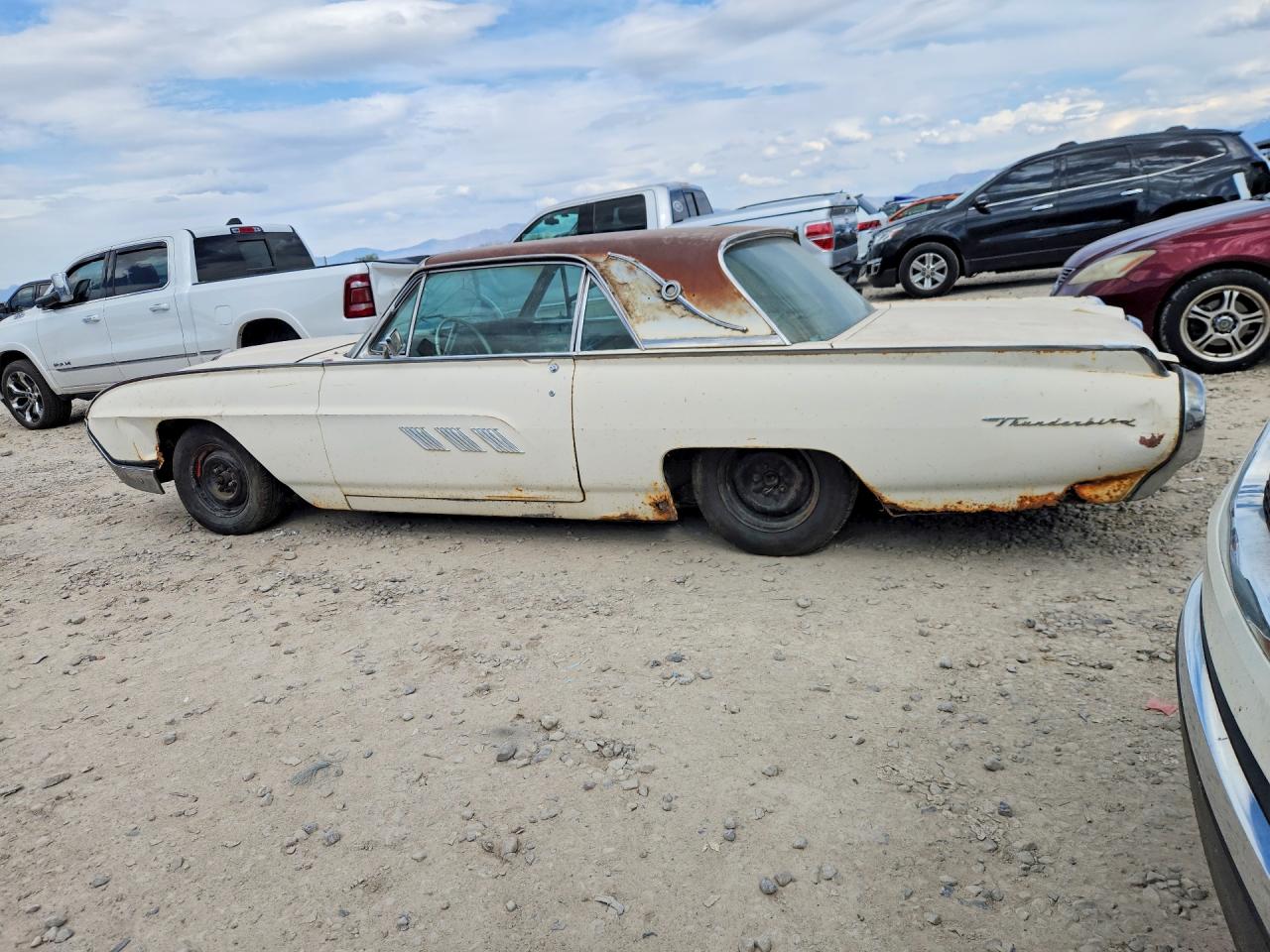 FORD THUNDERBIRD 1962 — 3