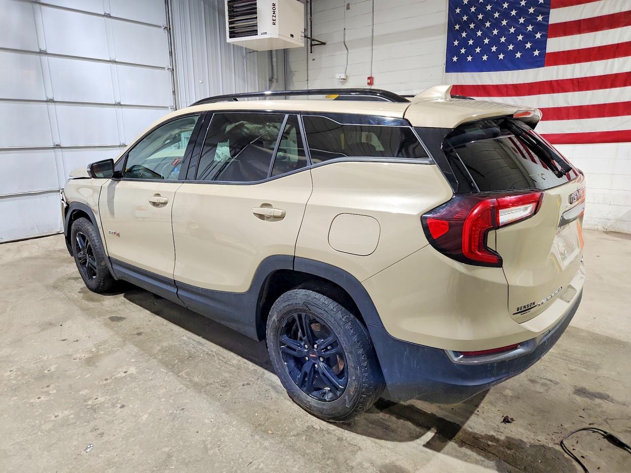 GMC TERRAIN 2023 — 3