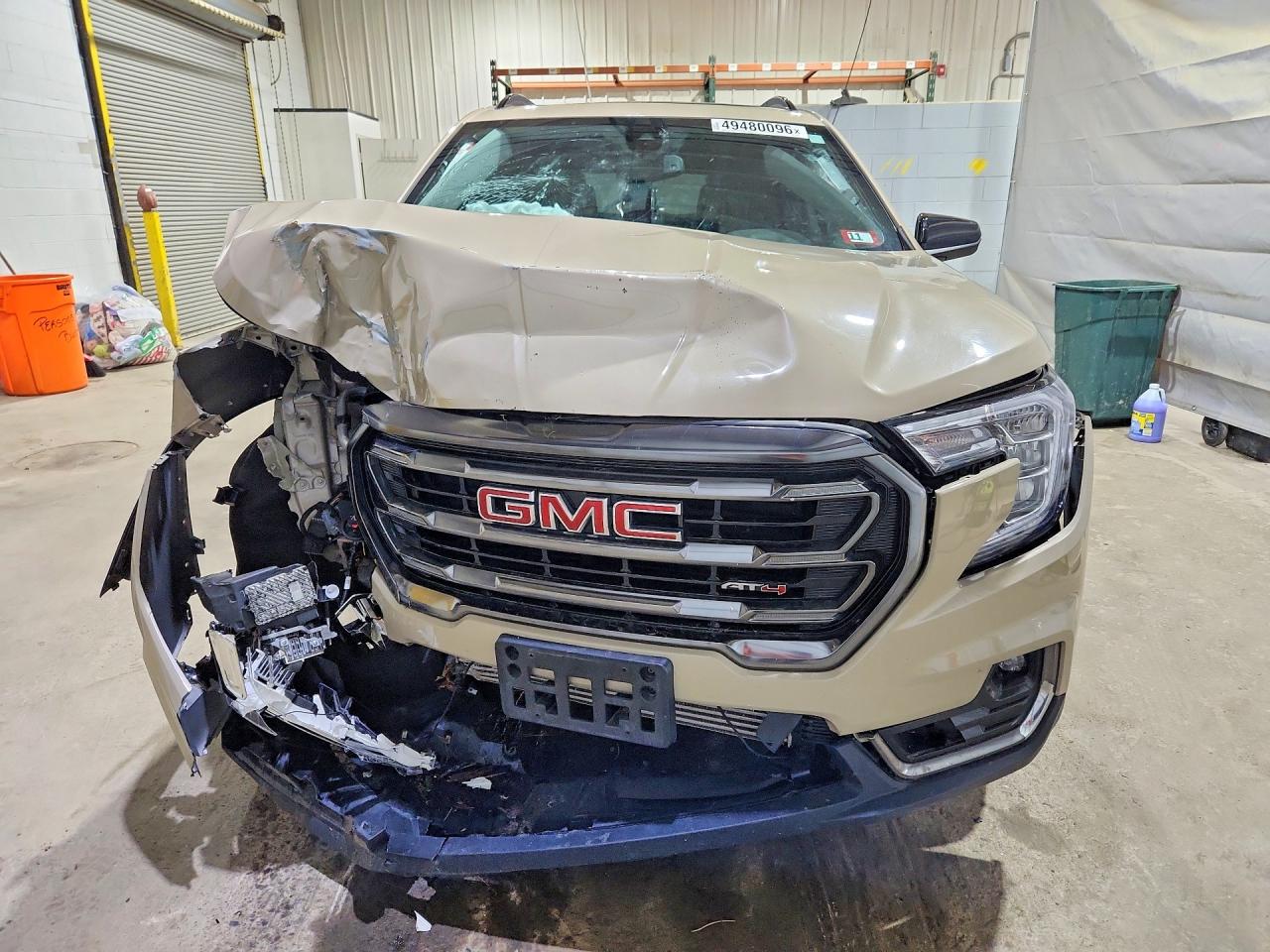 GMC TERRAIN 2023 — 6