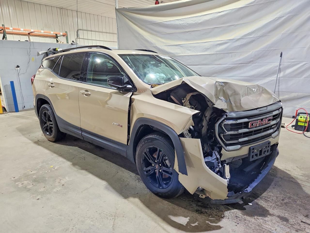 GMC TERRAIN 2023 — 5