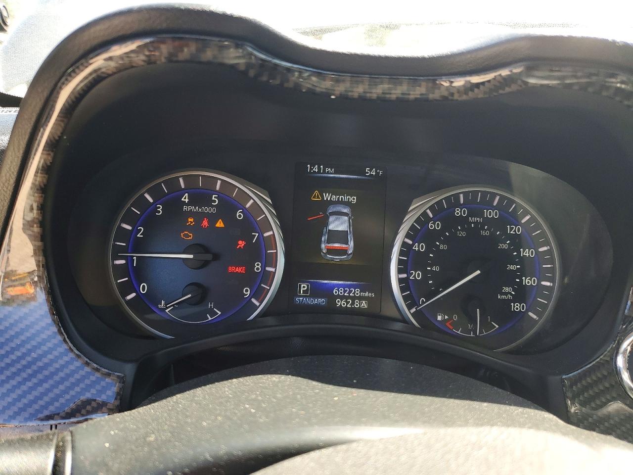 INFINITI Q60 2017 — 10