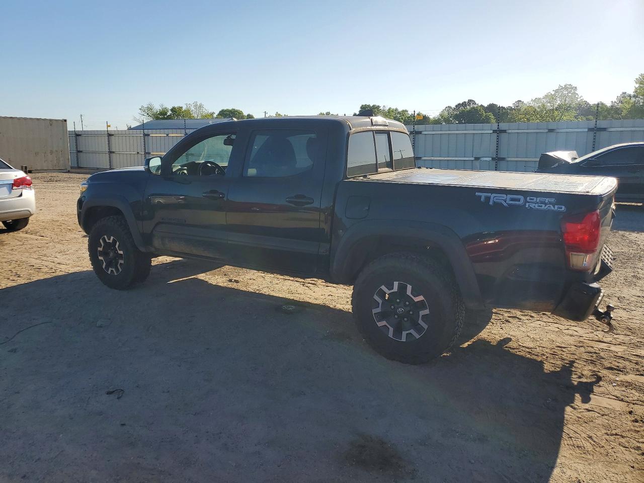 TOYOTA TACOMA 2016 — 3