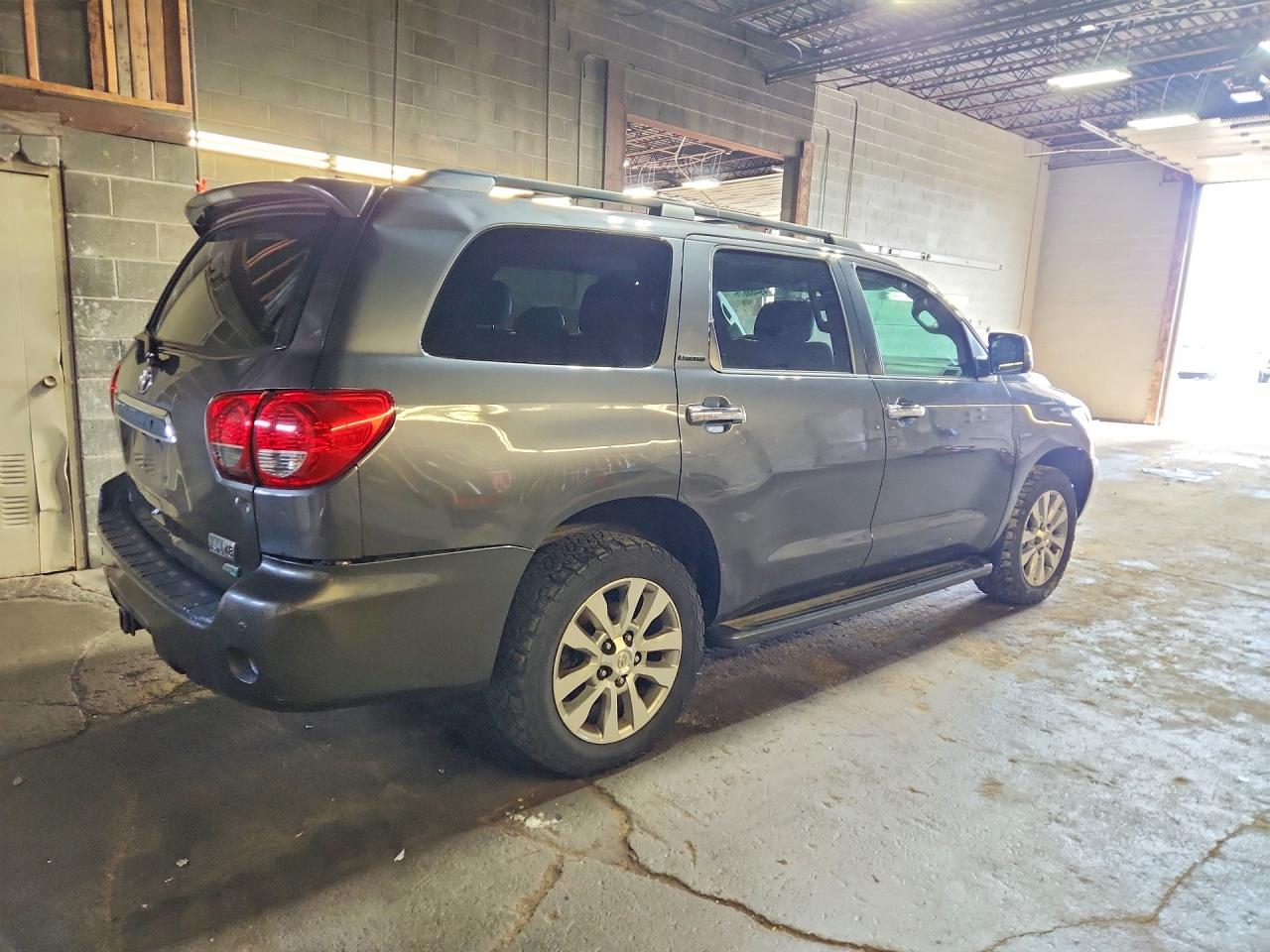 TOYOTA SEQUOIA 2012 — 4
