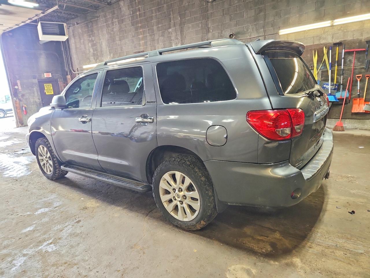 TOYOTA SEQUOIA 2012 — 3