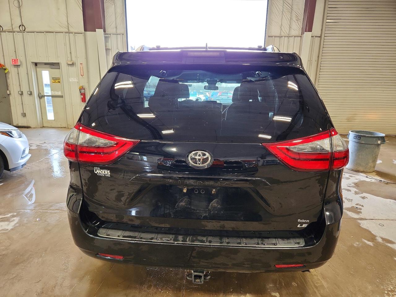 TOYOTA SIENNA 2020 — 7