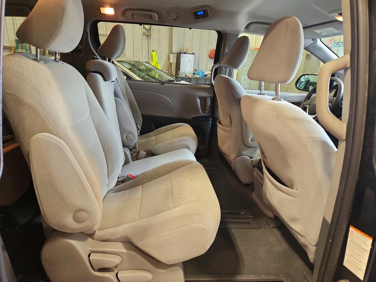 TOYOTA SIENNA 2020 — 12