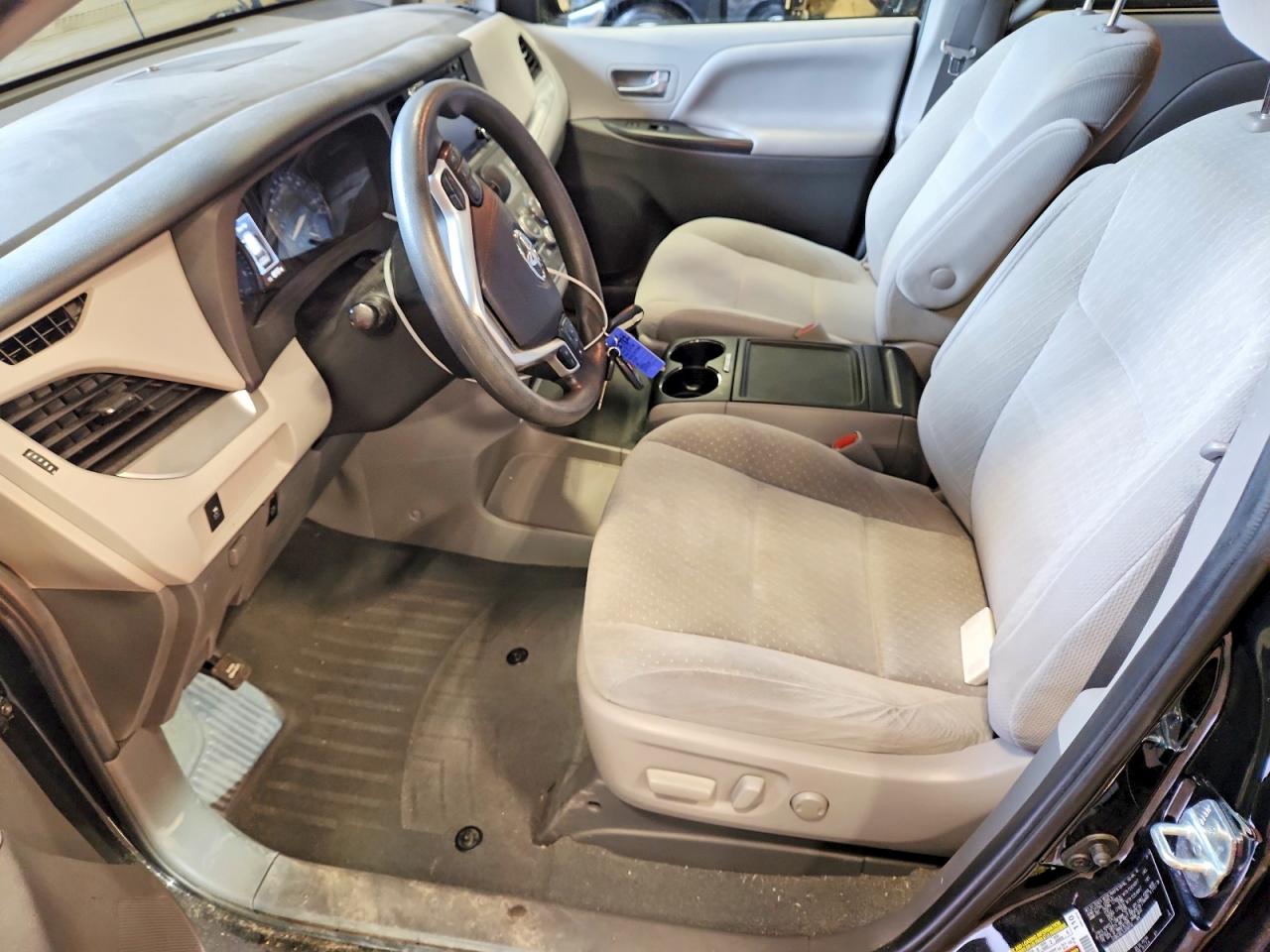TOYOTA SIENNA 2020 — 8