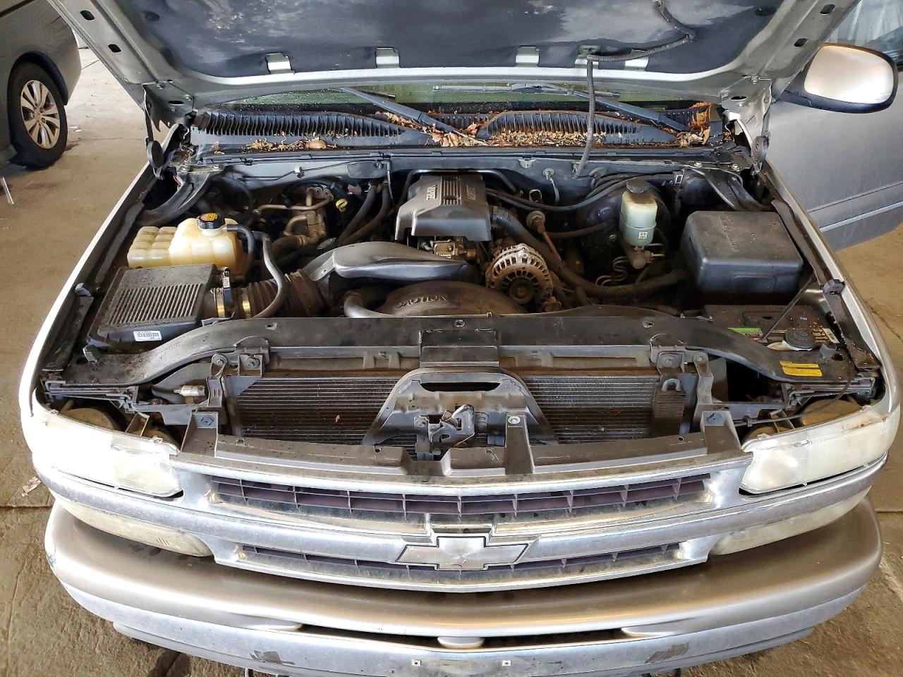 CHEVROLET TAHOE 2000 — 13