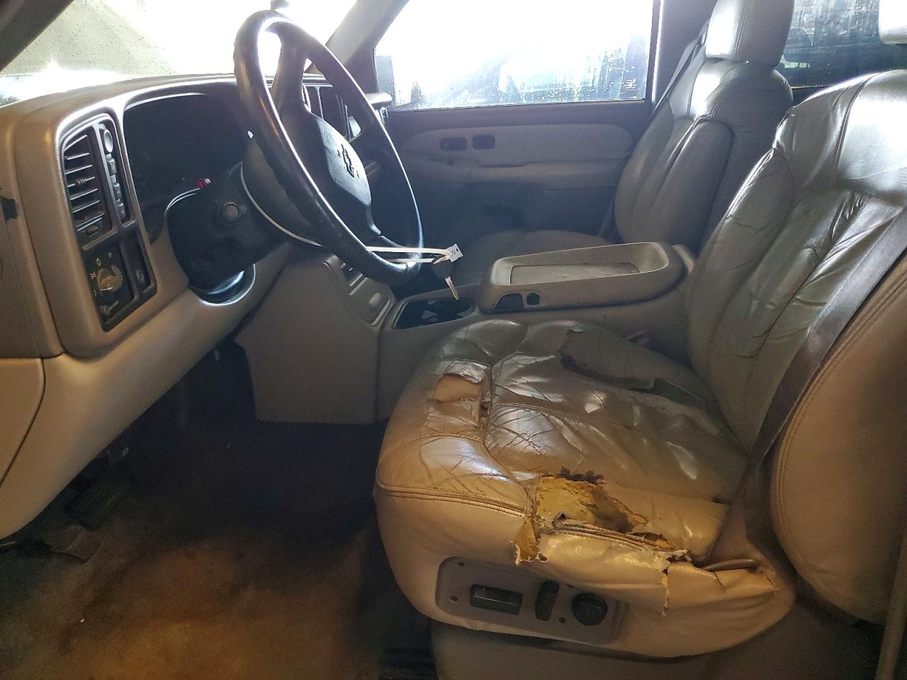 CHEVROLET TAHOE 2000 — 8