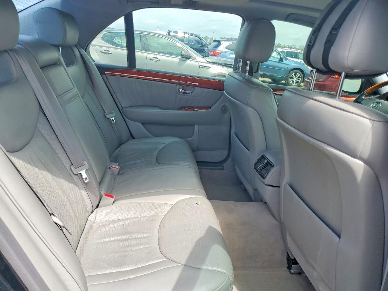 LEXUS LS 2004 — 11