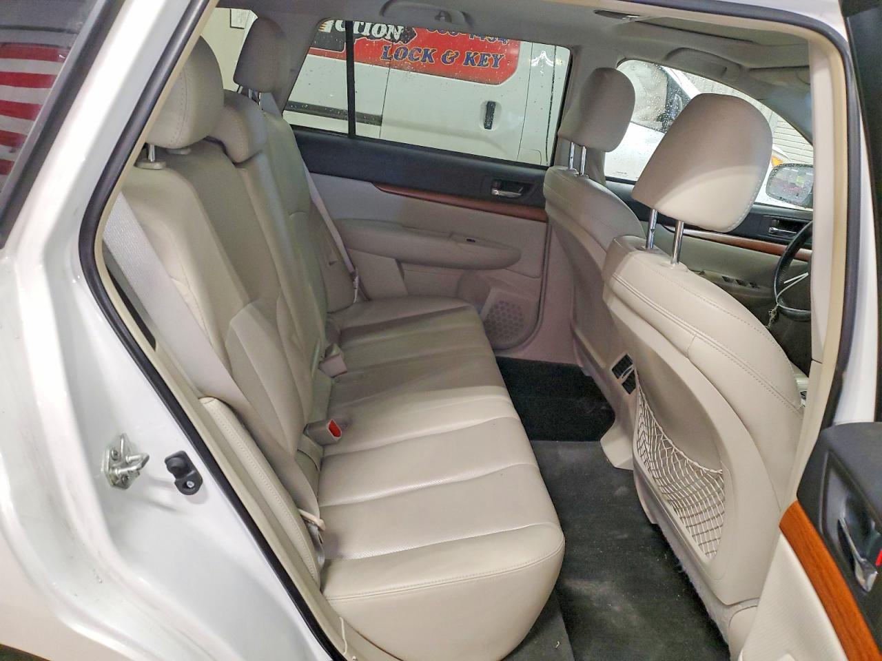 SUBARU OUTBACK 2013 — 12