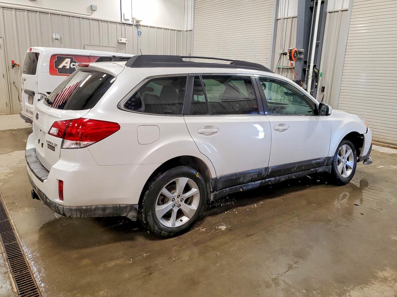SUBARU OUTBACK 2013 — 4