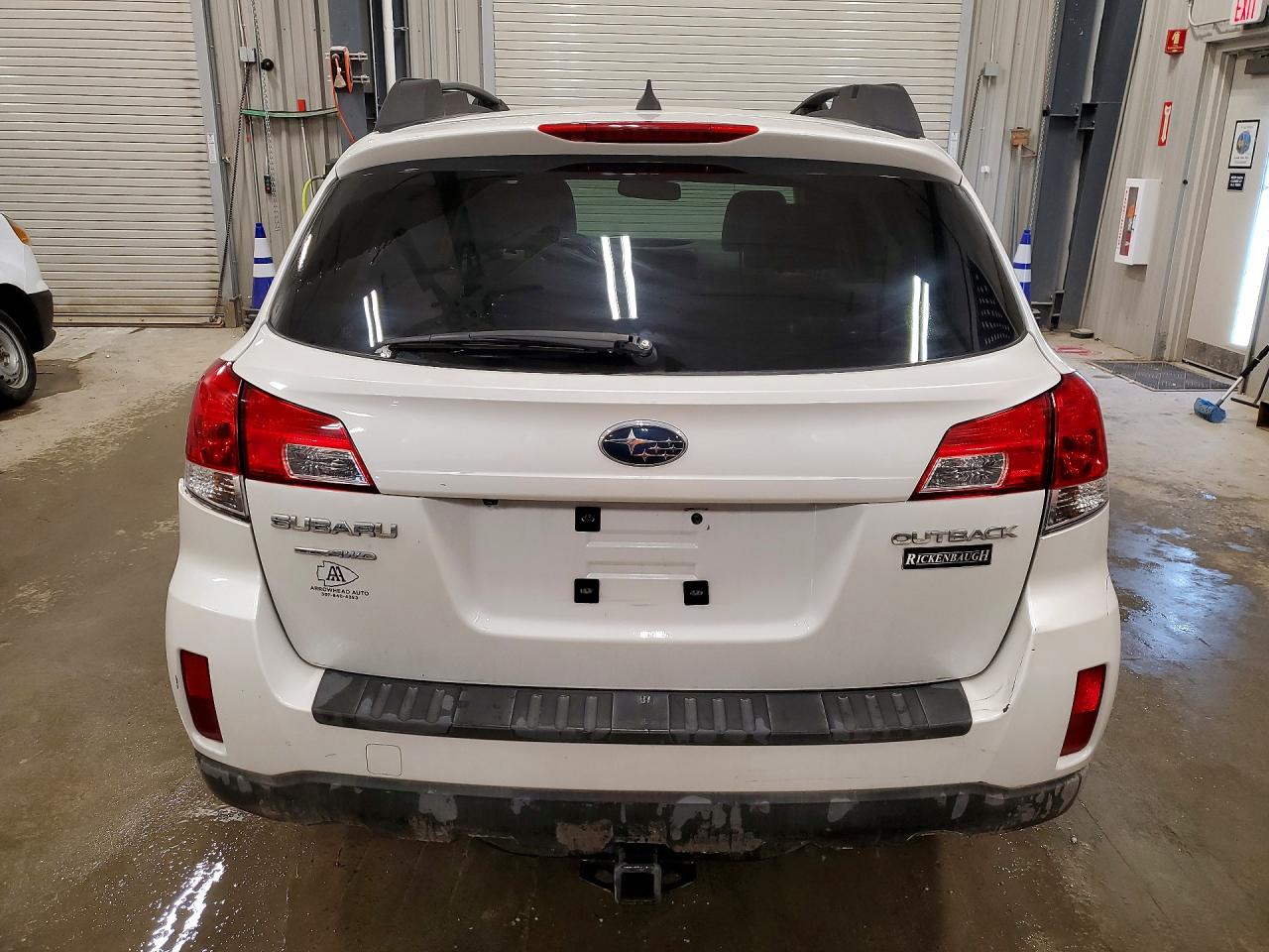 SUBARU OUTBACK 2013 — 7