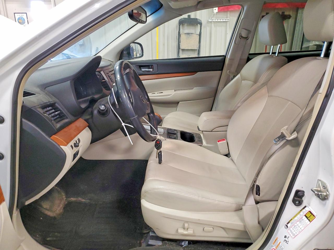 SUBARU OUTBACK 2013 — 8