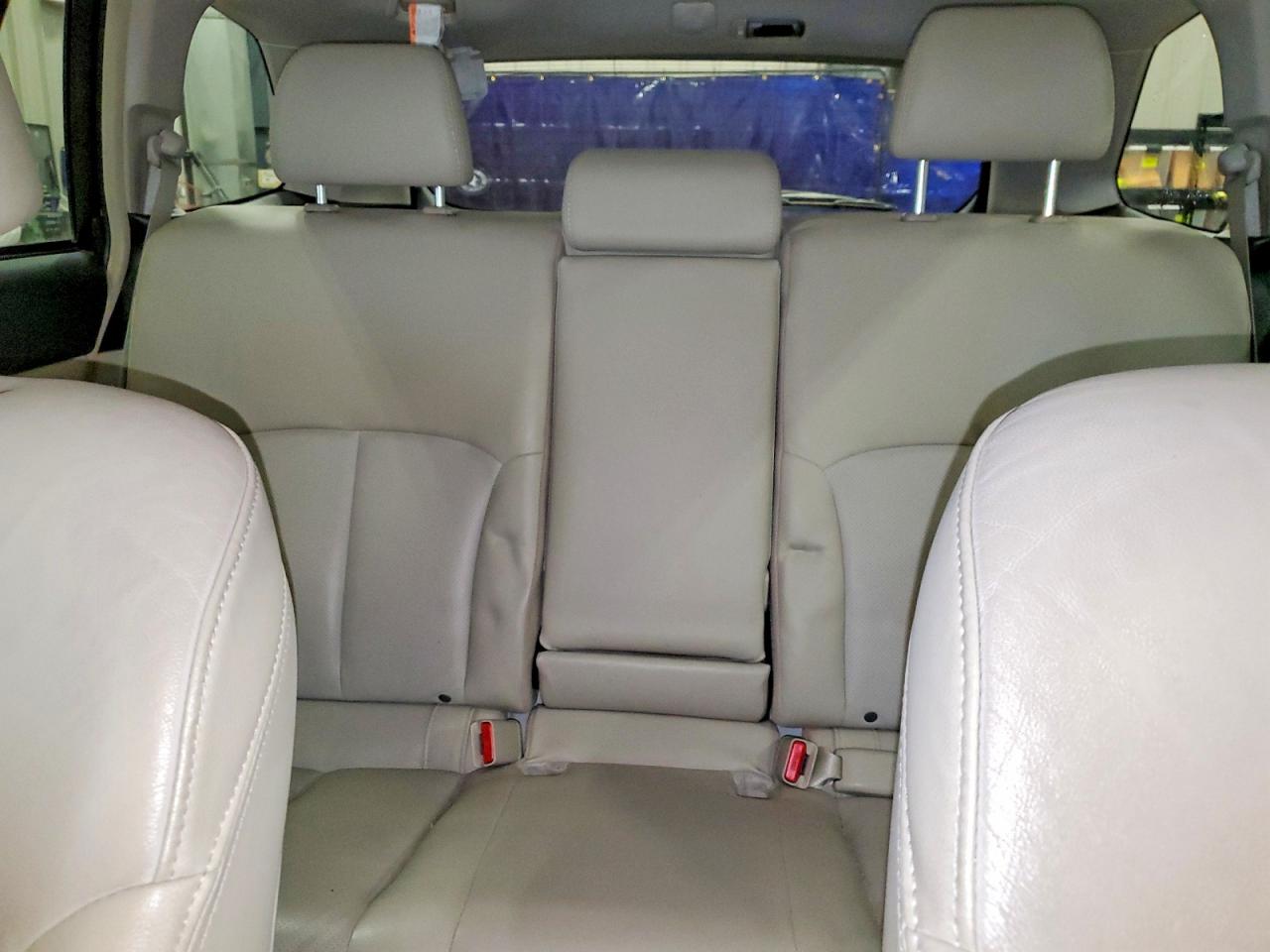 SUBARU OUTBACK 2013 — 11