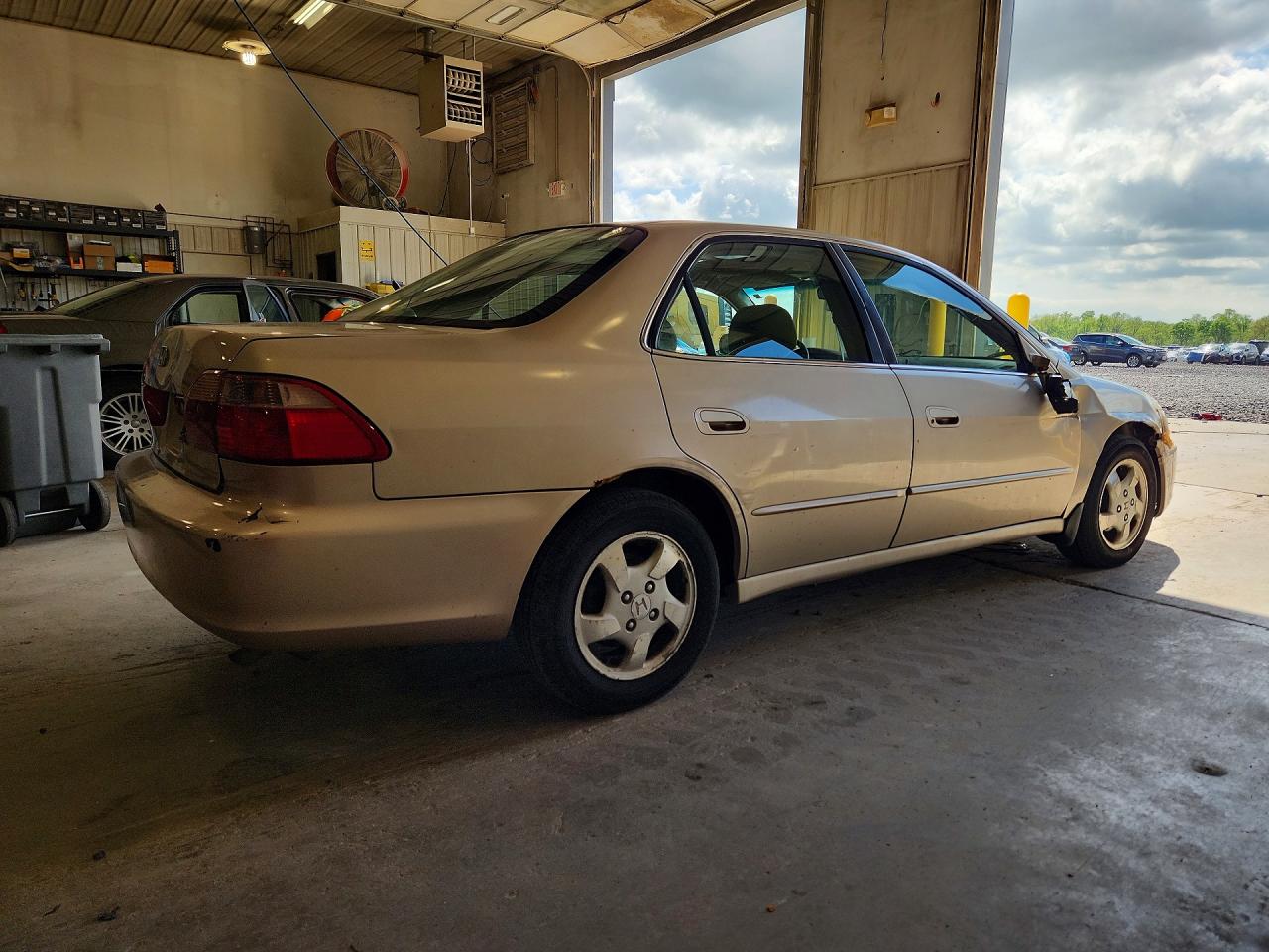 HONDA ACCORD 2000 — 4