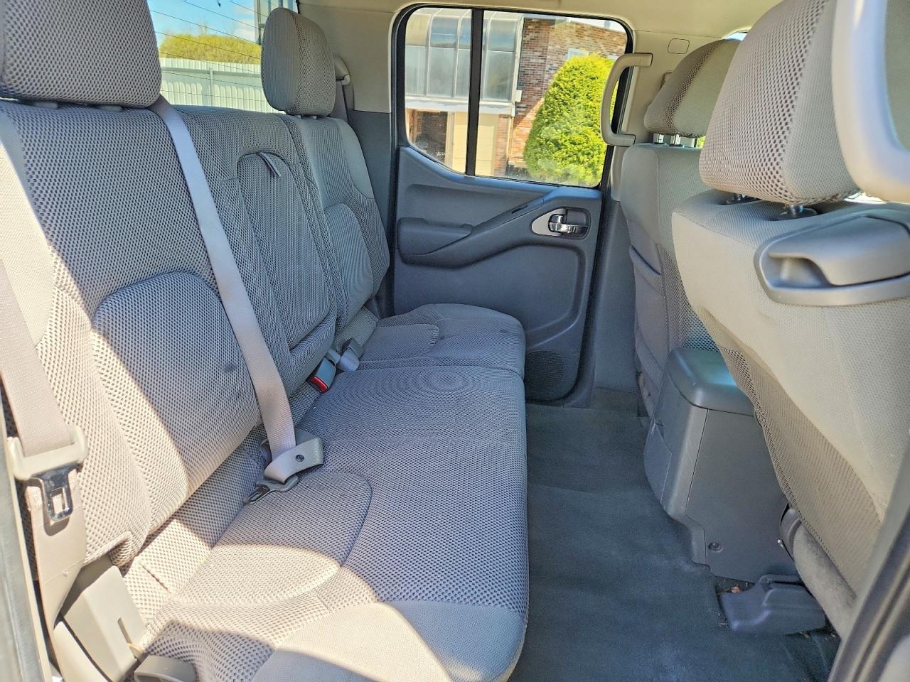 NISSAN FRONTIER 2006 — 11