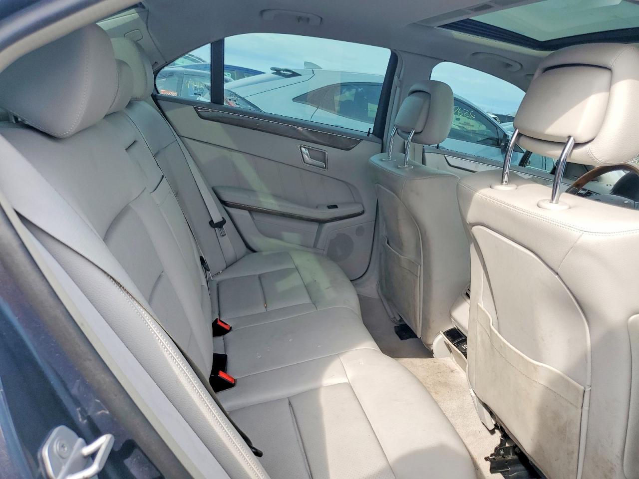 MERCEDES-BENZ E 2010 — 11