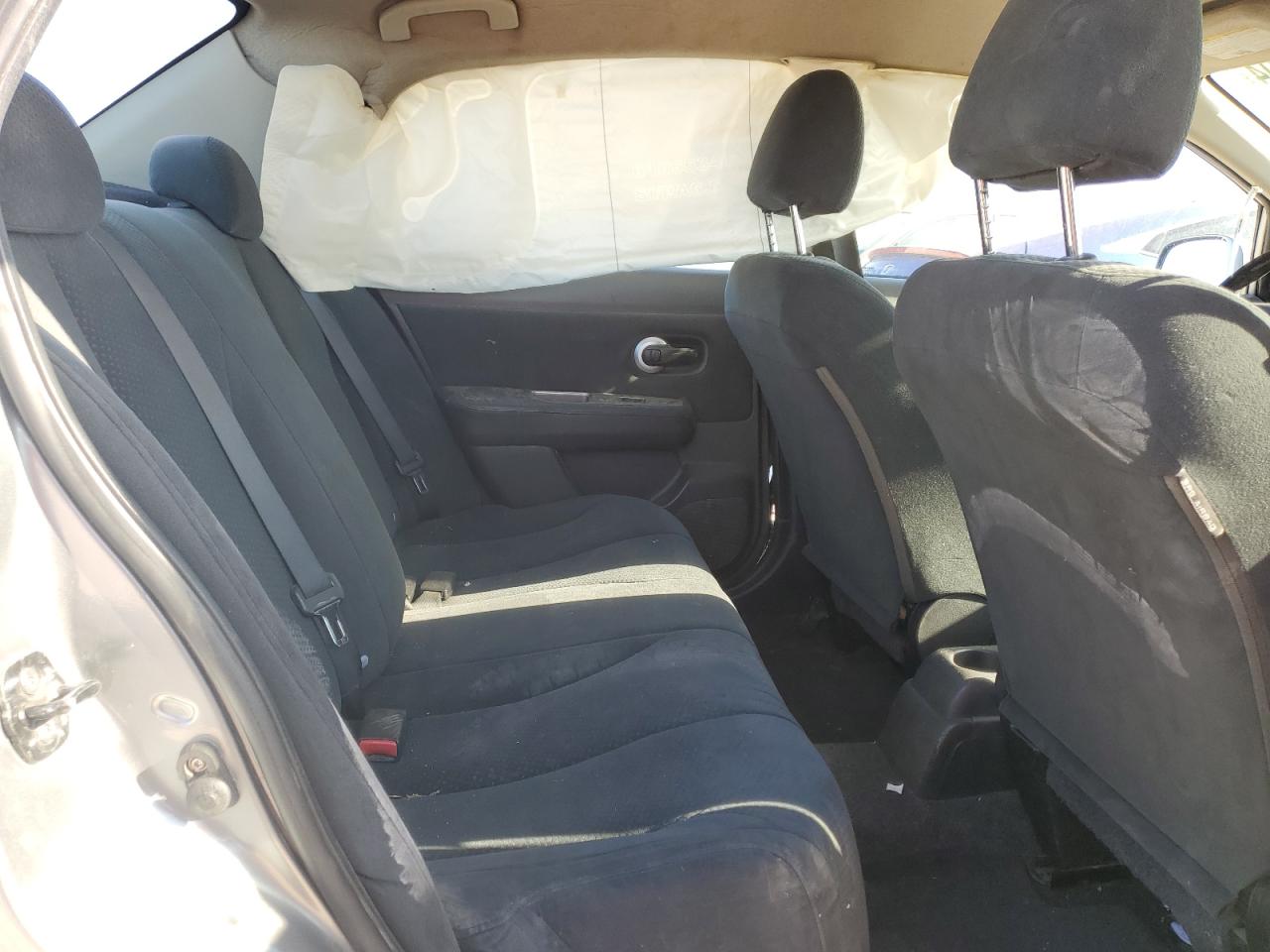 NISSAN VERSA 2010 — 11