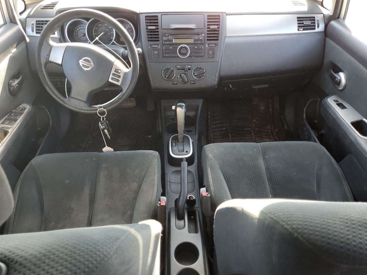 NISSAN VERSA 2010 — 9