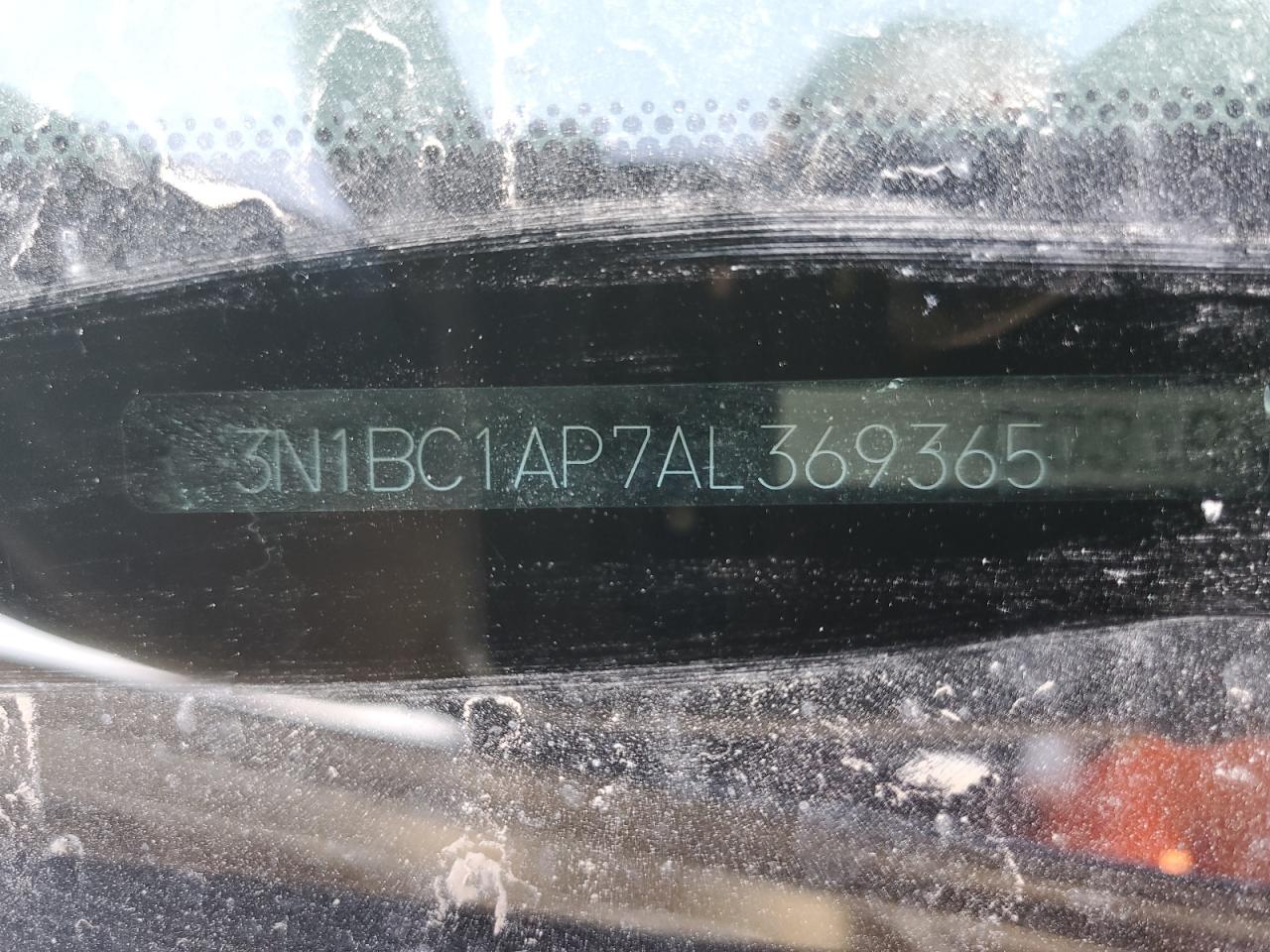 NISSAN VERSA 2010 — 13