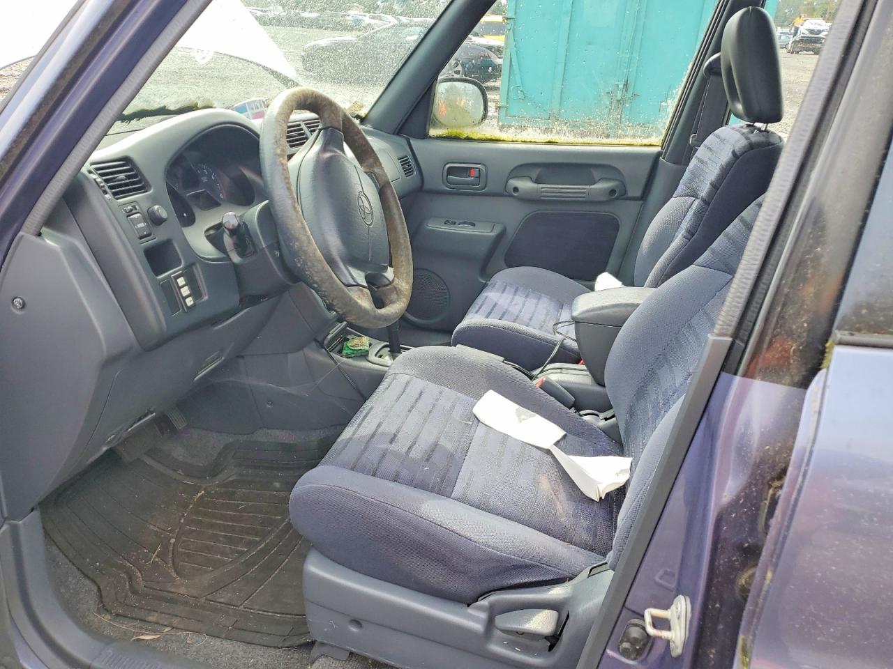 TOYOTA RAV4 1997 — 8