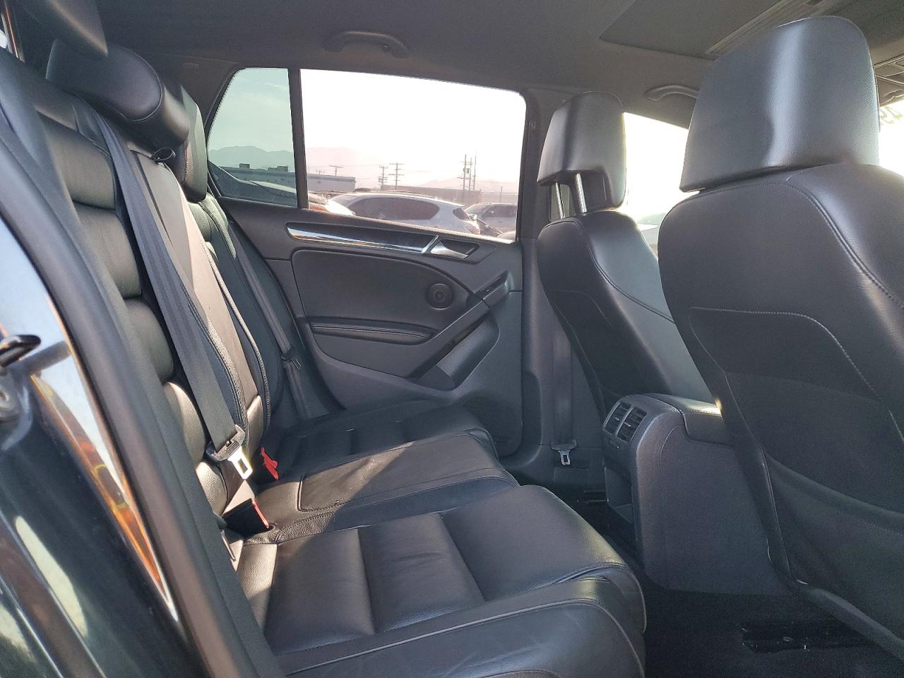VOLKSWAGEN GTI 2011 — 11