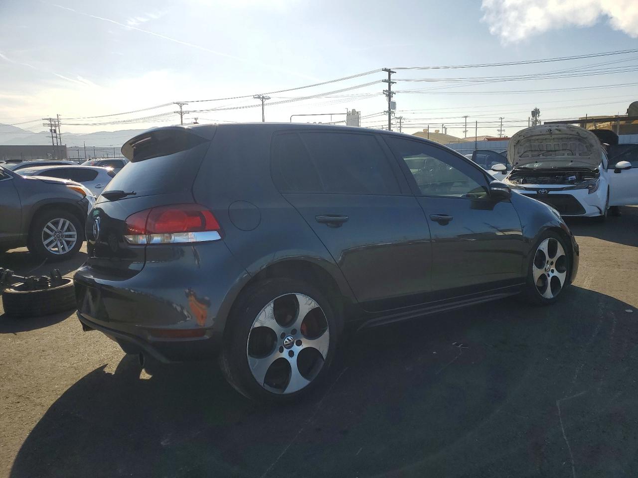 VOLKSWAGEN GTI 2011 — 4